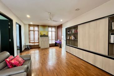 Skudai / Park Link Villas 1 /  Impian Heights / Taman Impian Emas / Double Storey Semi Detached Corner Lot