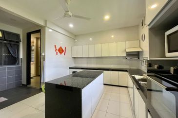 Skudai / Park Link Villas 1 /  Impian Heights / Taman Impian Emas / Double Storey Semi Detached Corner Lot