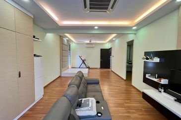 Skudai / Park Link Villas 1 /  Impian Heights / Taman Impian Emas / Double Storey Semi Detached Corner Lot