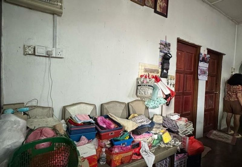 Kulai / Senai Utama Kulai - single storey bungalow 超大新村屋出售  