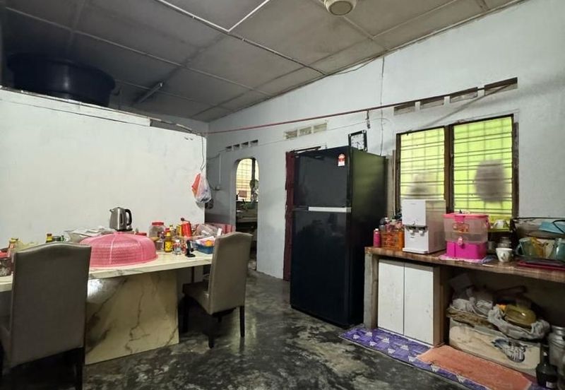 Kulai / Senai Utama Kulai - single storey bungalow 超大新村屋出售  