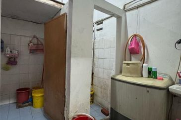 Kulai / Senai Utama Kulai - single storey bungalow 超大新村屋出售  