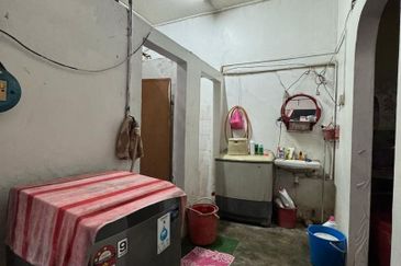 Kulai / Senai Utama Kulai - single storey bungalow 超大新村屋出售  