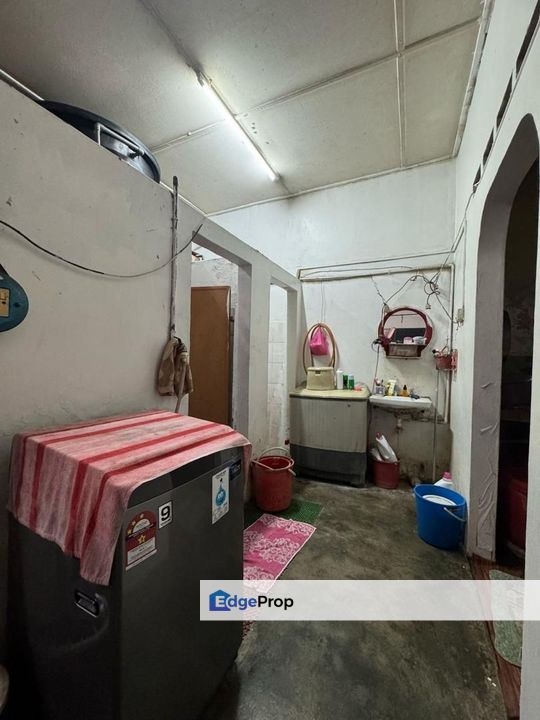 Kulai / Senai Utama Kulai - single storey bungalow 超大新村屋出售  , Johor, Senai