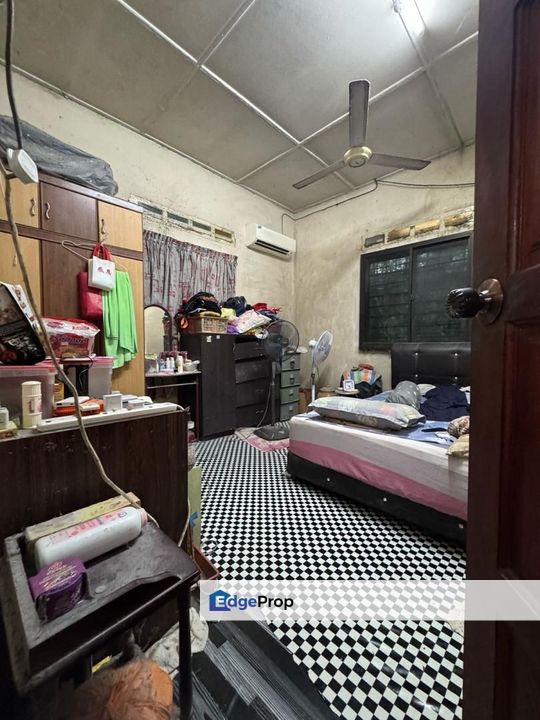 Kulai / Senai Utama Kulai - single storey bungalow 超大新村屋出售  , Johor, Senai