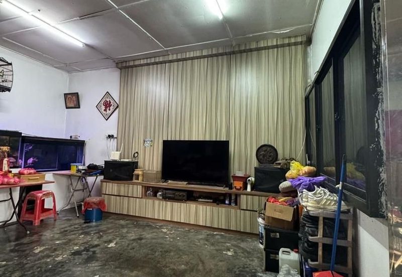 Kulai / Senai Utama Kulai - single storey bungalow 超大新村屋出售  