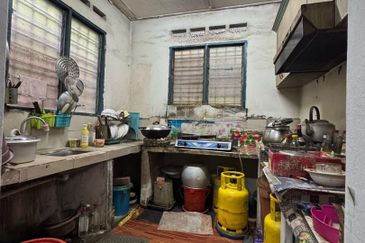 Kulai / Senai Utama Kulai - single storey bungalow 超大新村屋出售  