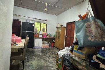Kulai / Senai Utama Kulai - single storey bungalow 超大新村屋出售  