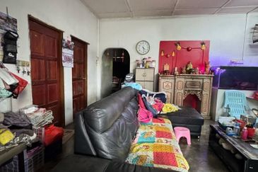 Kulai / Senai Utama Kulai - single storey bungalow 超大新村屋出售  