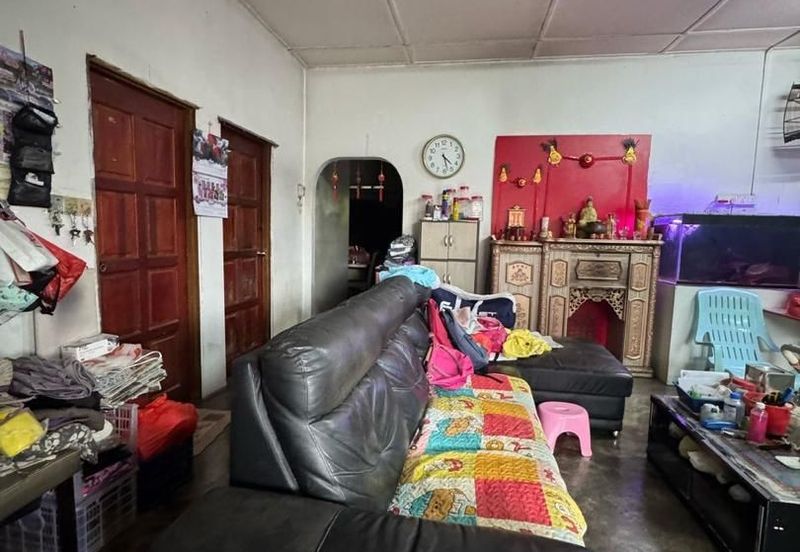 Kulai / Senai Utama Kulai - single storey bungalow 超大新村屋出售  