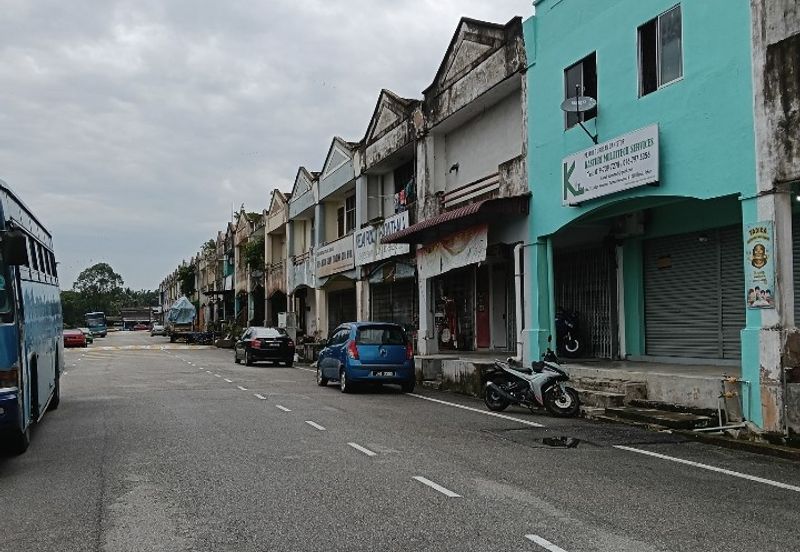 Kulai Taman makmur  / Jalan makmur 1/ double storey shop lot 