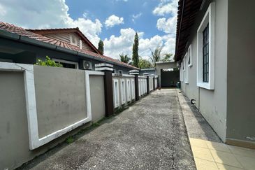 Iskandar Puteri / Taman Nusa Idaman / Jalan Idaman 3/x - Single Storey Semi-D 