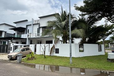 Bukit Indah Garden Villa / Double Storey Cluster / Rare Corner Lot