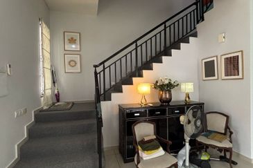 Bukit Indah Garden Villa / Double Storey Cluster / Rare Corner Lot