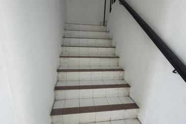 Kulai / Taman Putri Kulai / Jalan Sri Putri 12 / Double Storey House 