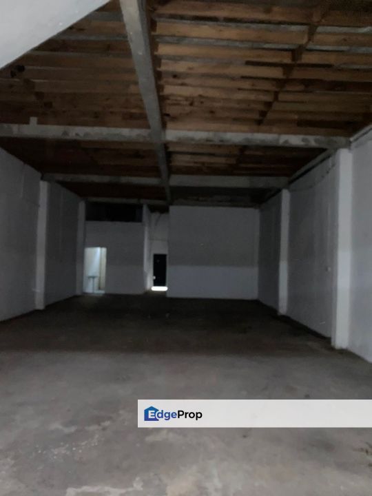 Kulai / Kaw perindustrian Timur / Jalan Timur / 1.5 Storey Terrace Factory , Johor, Kulai