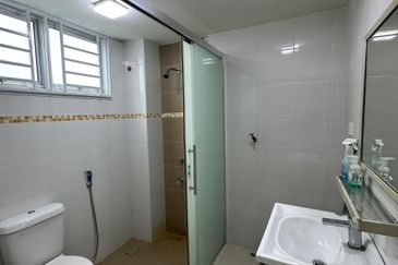 SKUDAI / BANDAR PULAI JAYA / JALAN PULAI JAYA 35 / DOUBLE STOREY HOUSE 