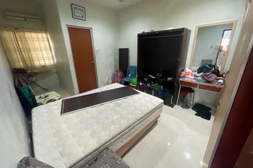 Kulai Taman Putri Kulai /Jalan Sri Putri 10 / Single Storey Corner Lot