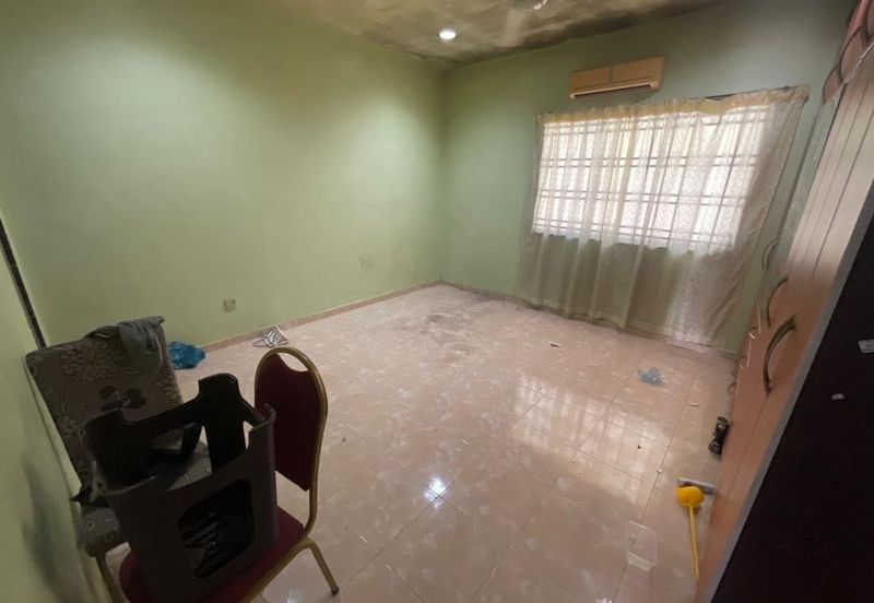 Kulai Taman Putri Kulai /Jalan Sri Putri 10 / Single Storey Corner Lot