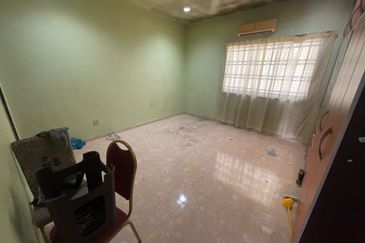 Kulai Taman Putri Kulai /Jalan Sri Putri 10 / Single Storey Corner Lot