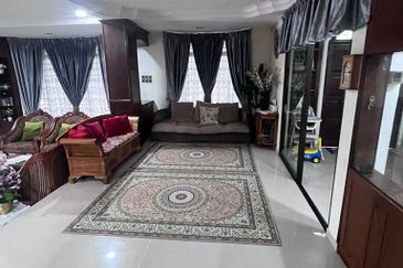 JB Bukit Kempas / Jalan Bukit Kempas /Double Storey Bungalow House /swimming pool