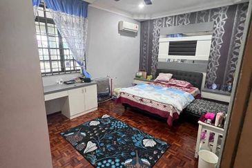 JB Bukit Kempas / Jalan Bukit Kempas /Double Storey Bungalow House /swimming pool