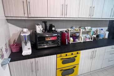 JB Bukit Kempas / Jalan Bukit Kempas /Double Storey Bungalow House /swimming pool