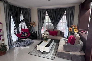 JB Bukit Kempas / Jalan Bukit Kempas /Double Storey Bungalow House /swimming pool