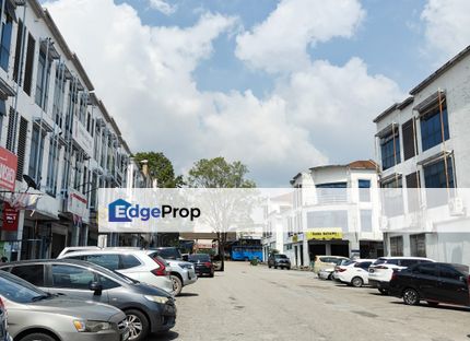 Kulai Lagenda Putra / Jalan Lagenda / 3 Storey Shoplot , Johor, Kulai