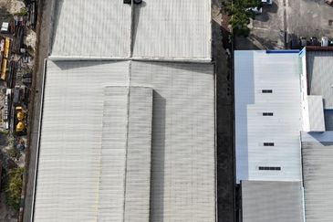 Kulai Senai / Jalan Idaman / 2 Storey semi d factory  Light Industry / Unblock view 