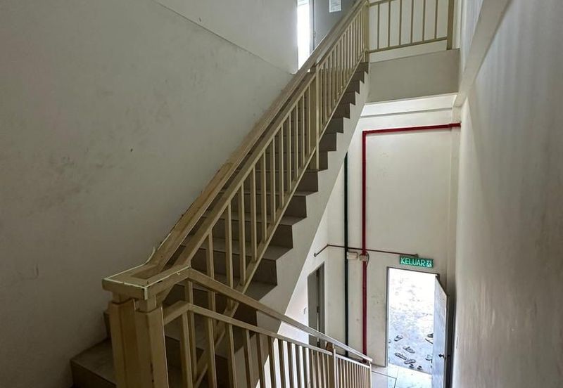 Kulai Senai / Jalan Idaman / 2 Storey semi d factory  Light Industry / Unblock view 