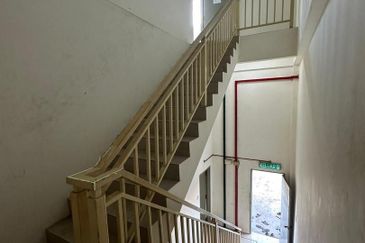 Kulai Senai / Jalan Idaman / 2 Storey semi d factory  Light Industry / Unblock view 