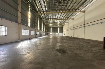 Kulai Senai / Jalan Idaman / 2 Storey semi d factory  Light Industry / Unblock view 