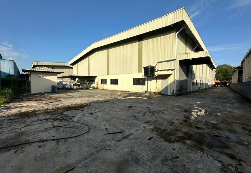 Kulai Senai / Jalan Idaman / 2 Storey semi d factory  Light Industry / Unblock view 