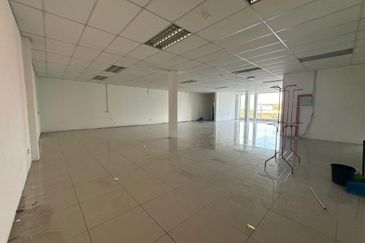 Kulai Senai / Jalan Idaman / 2 Storey semi d factory  Light Industry / Unblock view 