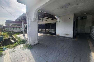 Kulai Taman Sri Kulai Baru 2 / Jalan Seruling 5 / Double Storey Semi-D