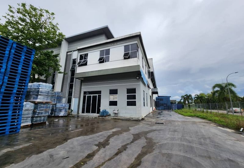 Ulu Tiram / Desa Cemerlang / Jln Desa Tropika /Cluster factory Corner /Medium Industrial