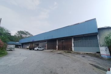 Kulai Taman Mewah / Mas (Jalan Selendang) - Single Storey Terrace Factory (Shoplot Title)