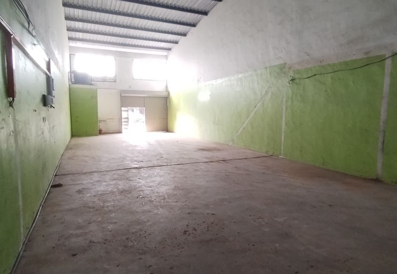 Kulai Taman Mewah / Mas (Jalan Selendang) - Single Storey Terrace Factory (Shoplot Title)