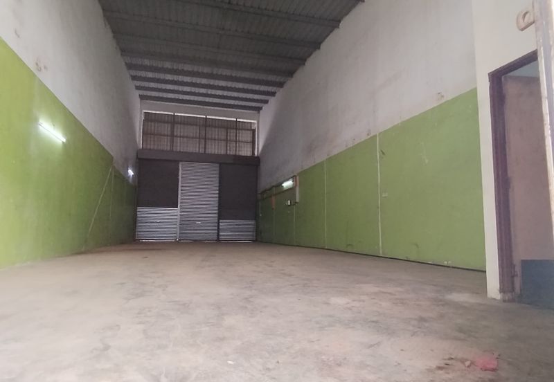 Kulai Taman Mewah / Mas (Jalan Selendang) - Single Storey Terrace Factory (Shoplot Title)