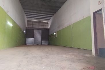 Kulai Taman Mewah / Mas (Jalan Selendang) - Single Storey Terrace Factory (Shoplot Title)
