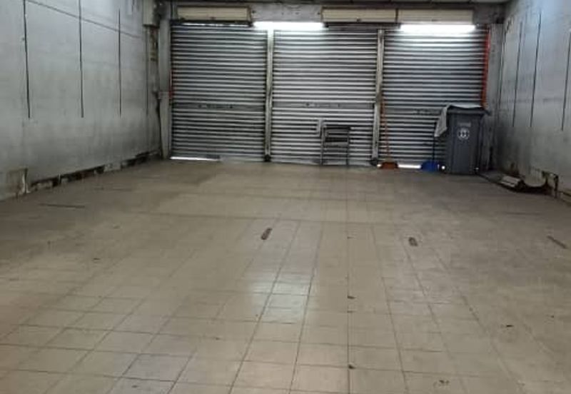 Kulai Street - Jalan Ismain -Double Storey Shoplot facing main road古来大街双层店出租