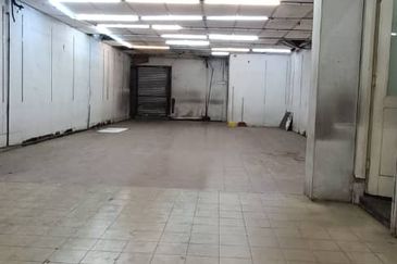 Kulai Street - Jalan Ismain -Double Storey Shoplot facing main road古来大街双层店出租