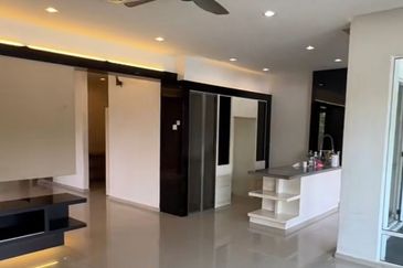 JB Perling / Taman Amira @ Double Storey Semi D (2 Adjoining Units) Intermediate lot + Corner lot