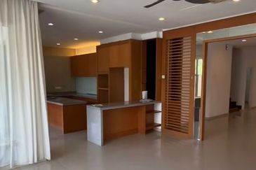 JB Perling / Taman Amira @ Double Storey Semi D (2 Adjoining Units) Intermediate lot + Corner lot