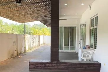 JB Perling / Taman Amira @ Double Storey Semi D (2 Adjoining Units) Intermediate lot + Corner lot