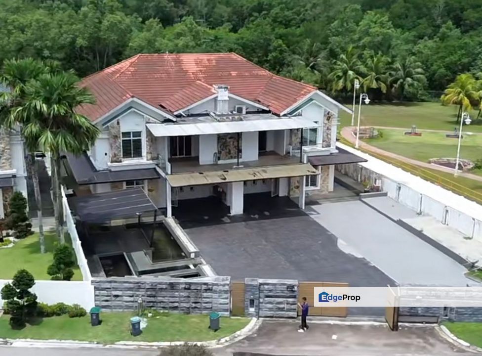 JB Perling / Taman Amira @ Double Storey Semi D (2 Adjoining Units) Intermediate lot + Corner lot, Johor, Johor Bahru