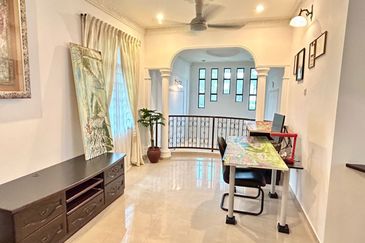 JB Taman Kolam Air / Jalan Sepui / 2 Storey Bangalow / 水塘路 独立式洋房