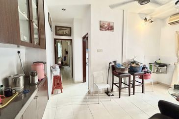 JB Taman Kolam Air / Jalan Sepui / 2 Storey Bangalow / 水塘路 独立式洋房