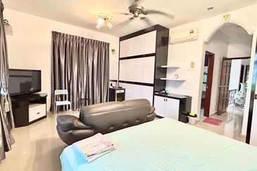 JB Taman Kolam Air / Jalan Sepui / 2 Storey Bangalow / 水塘路 独立式洋房